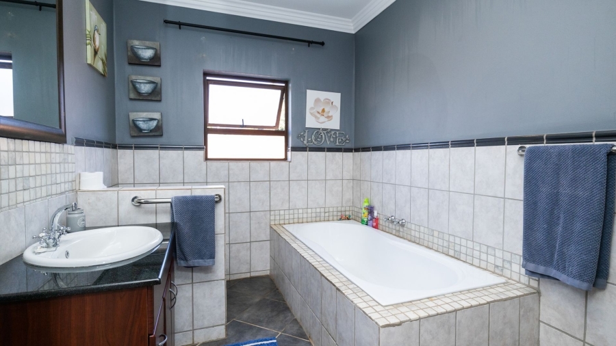 4 Bedroom Property for Sale in Cashan North West